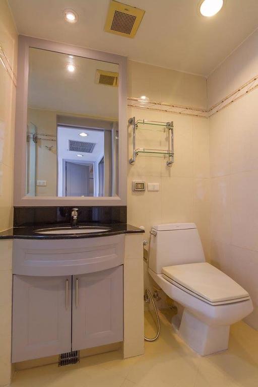 Antique Palace Apartment 曼谷 外观 照片