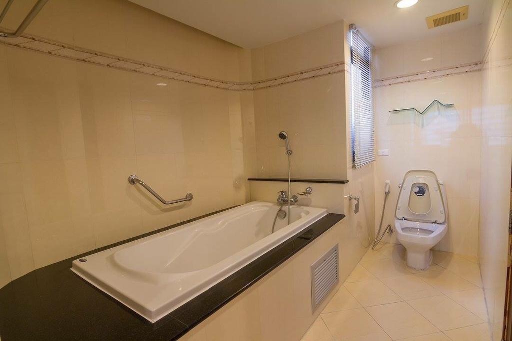 Antique Palace Apartment 曼谷 外观 照片